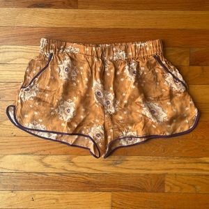 🍊 Zara 🍊 Silk Short - L